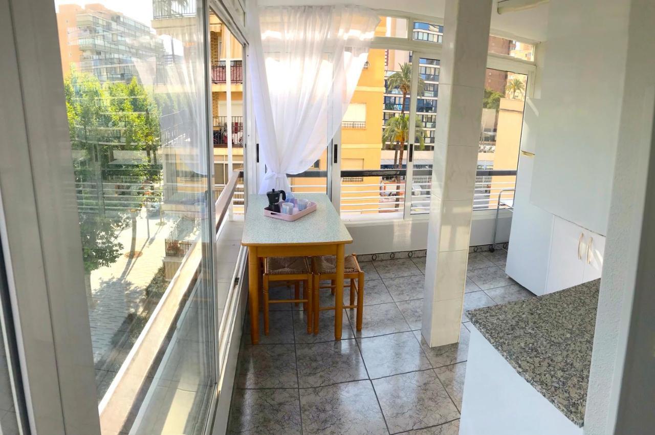 En Plaza Triangular Y Muy Cerca De La Playa Appartement Benidorm